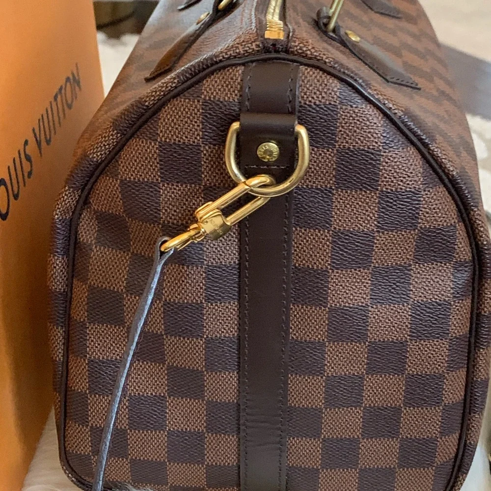Louis Vuitton 𝐒𝐩𝐞𝐞𝐝𝐲 𝐁𝐚𝐧𝐝𝐨𝐮𝐥𝐢𝐞𝐫𝐞 30 Damier 𝐄𝐛𝐞𝐧𝐞